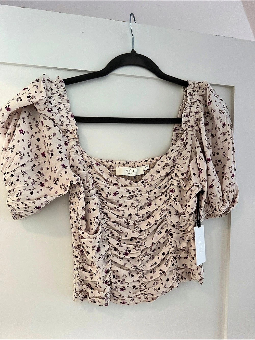 ASTR The Label Floral Ruched Crop Top in Pink & Purple Size Small NWT